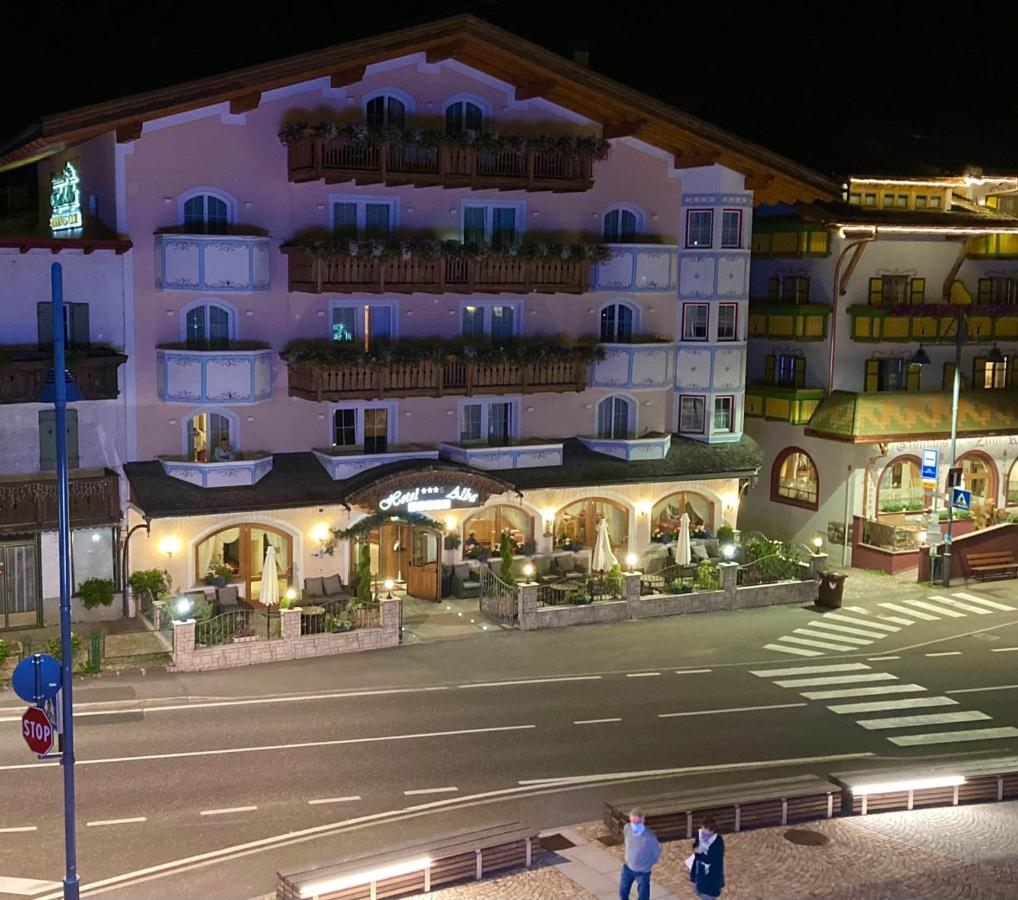 Hotel Alba Wellness & Spa Canazei Extérieur photo